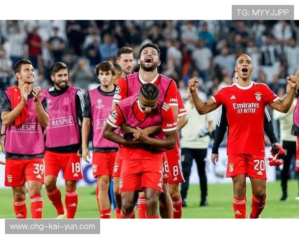 PSV前场连线形成连续攻势，激发足球激情